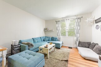 Plus de détails pour 1949A 80th St, East Elmhurst, NY - Logement à vendre