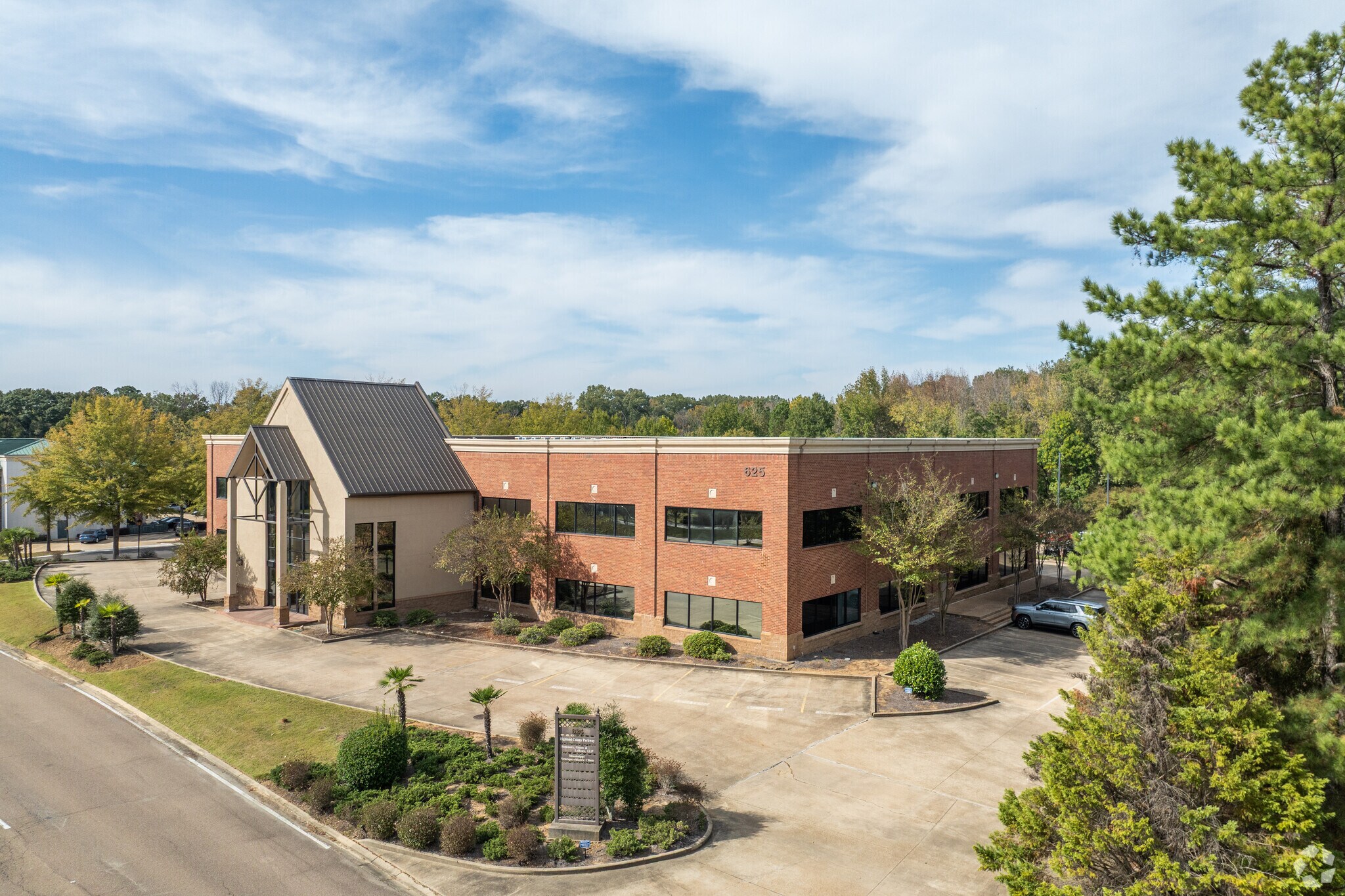 625 Highland Colony Pky, Ridgeland, MS à louer Photo principale– Image 1 sur 17