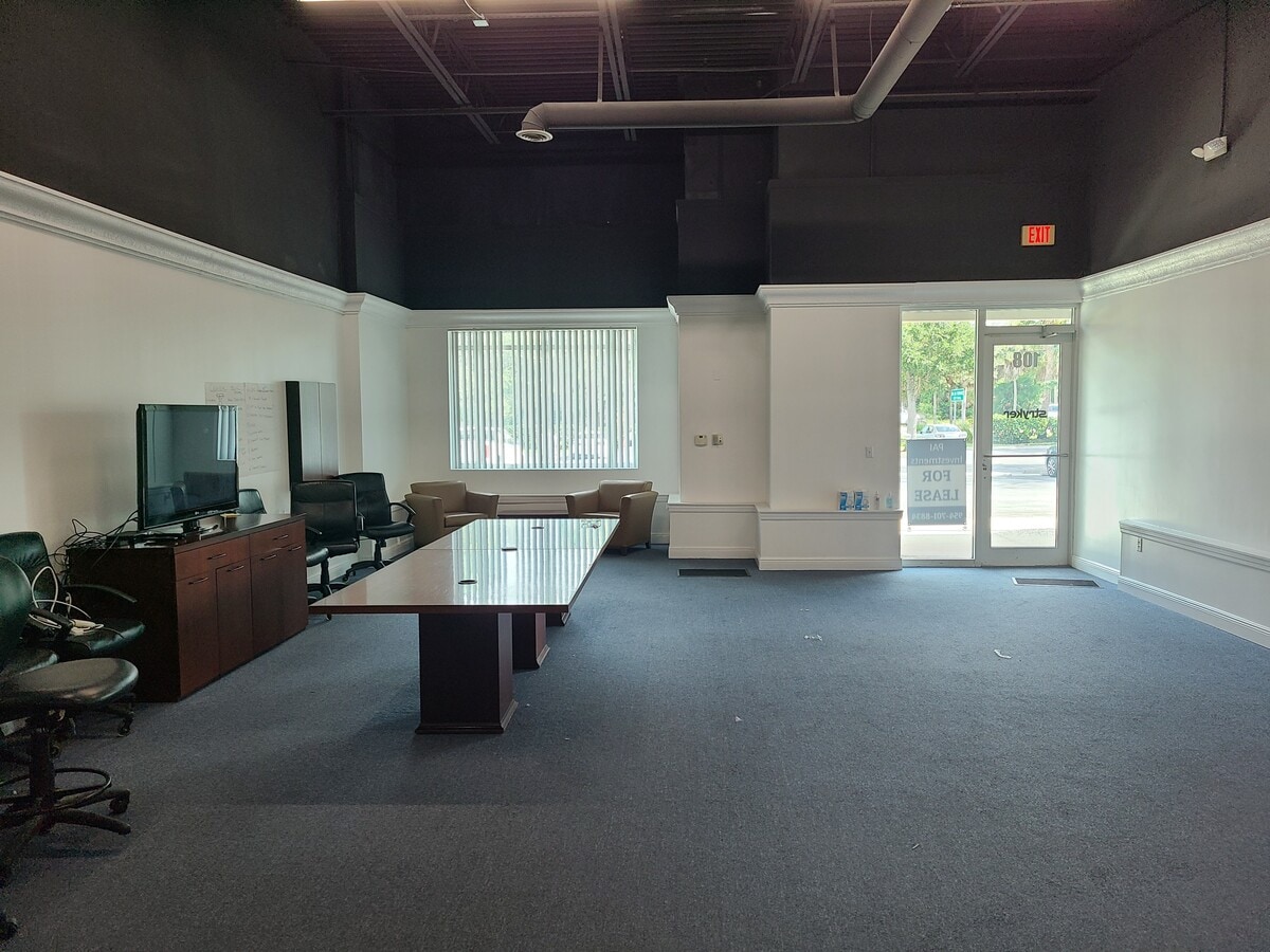 2800 W State Road 84, Fort Lauderdale, FL 33312 - Lot 108 -  - Photo intérieure - Image 1 of 4