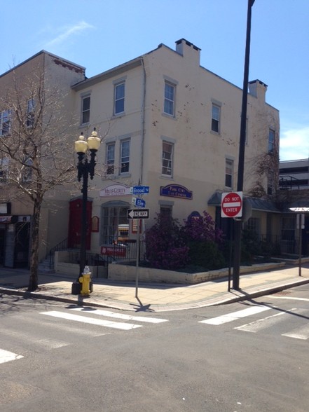 1187 Broad St, Bridgeport, CT à louer - Photo de l’immeuble – Image 2 sur 25