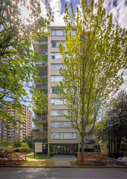 1176 Burnaby St, Vancouver, BC à vendre - Photo de l’immeuble – Image 3 sur 3