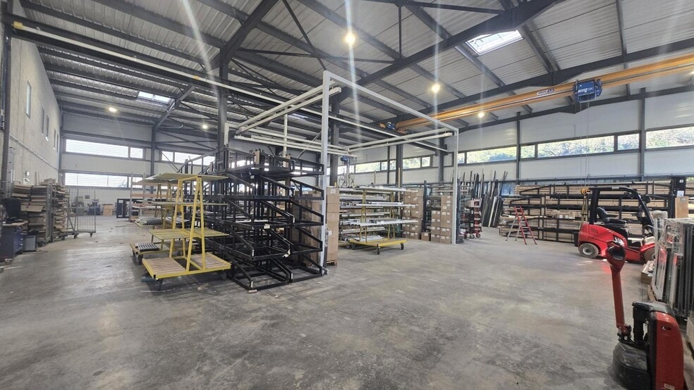 Industriel/Logistique dans La Seyne Sur Mer à vendre - Photo de l’immeuble – Image 1 sur 3