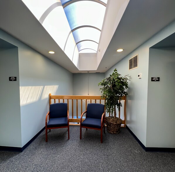 363 Great Rd, Bedford, MA à louer - Hall d’entrée – Image 3 sur 7