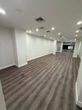 2951-2967 E Thousand Oaks Blvd, Thousand Oaks, CA à louer Photo intérieure– Image 1 sur 6