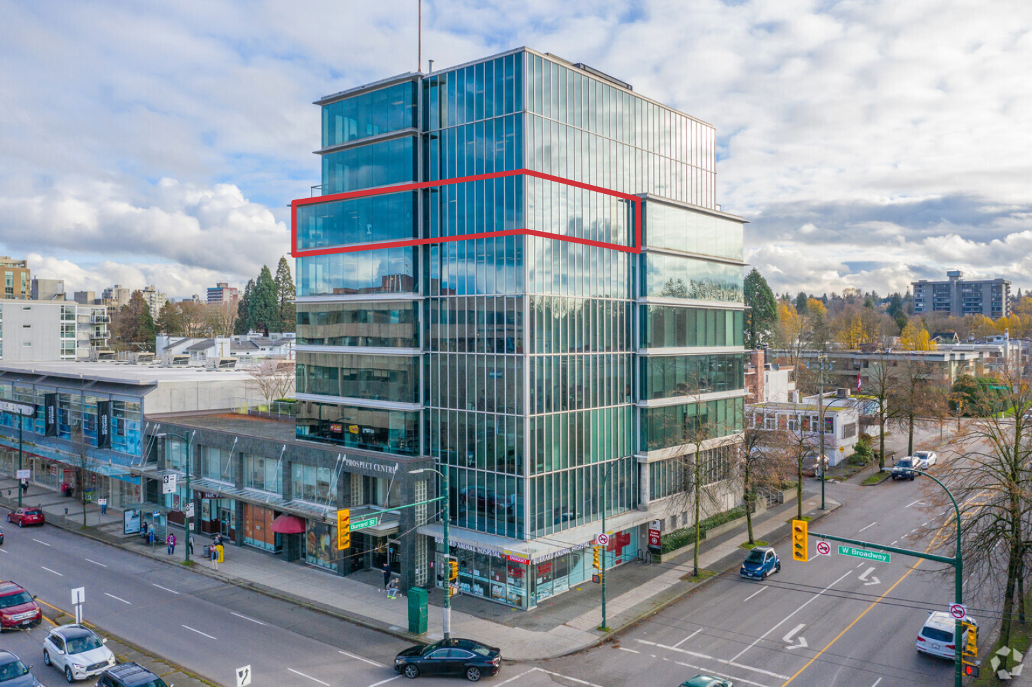 1788 W Broadway, Vancouver, BC à louer Photo de l’immeuble– Image 1 sur 5