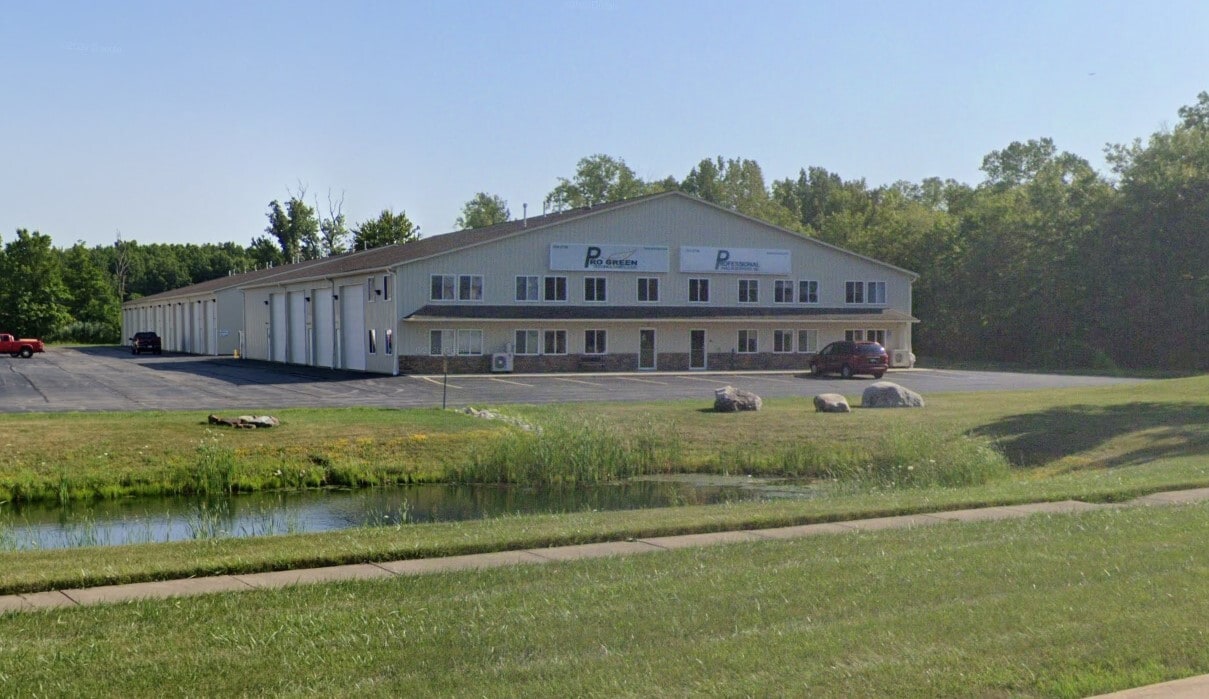 32961 Pin Oak Pky, Avon Lake, OH à vendre Photo principale– Image 1 sur 17