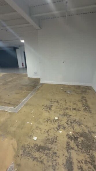 1 Ames Ct, Plainview, NY à louer - Vidéo sur l’annonce professionnelle – Image 2 sur 7