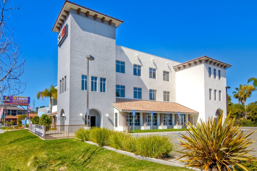 3186 Vista Way, Oceanside, CA à louer - Photo de l’immeuble – Image 2 sur 34