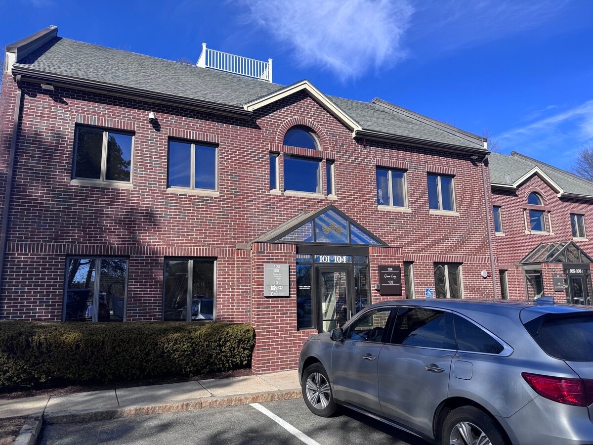 100 Conifer Hill Dr, Danvers, MA 01923 - Lot 101 -  - Photo intérieure - Image 1 of 9