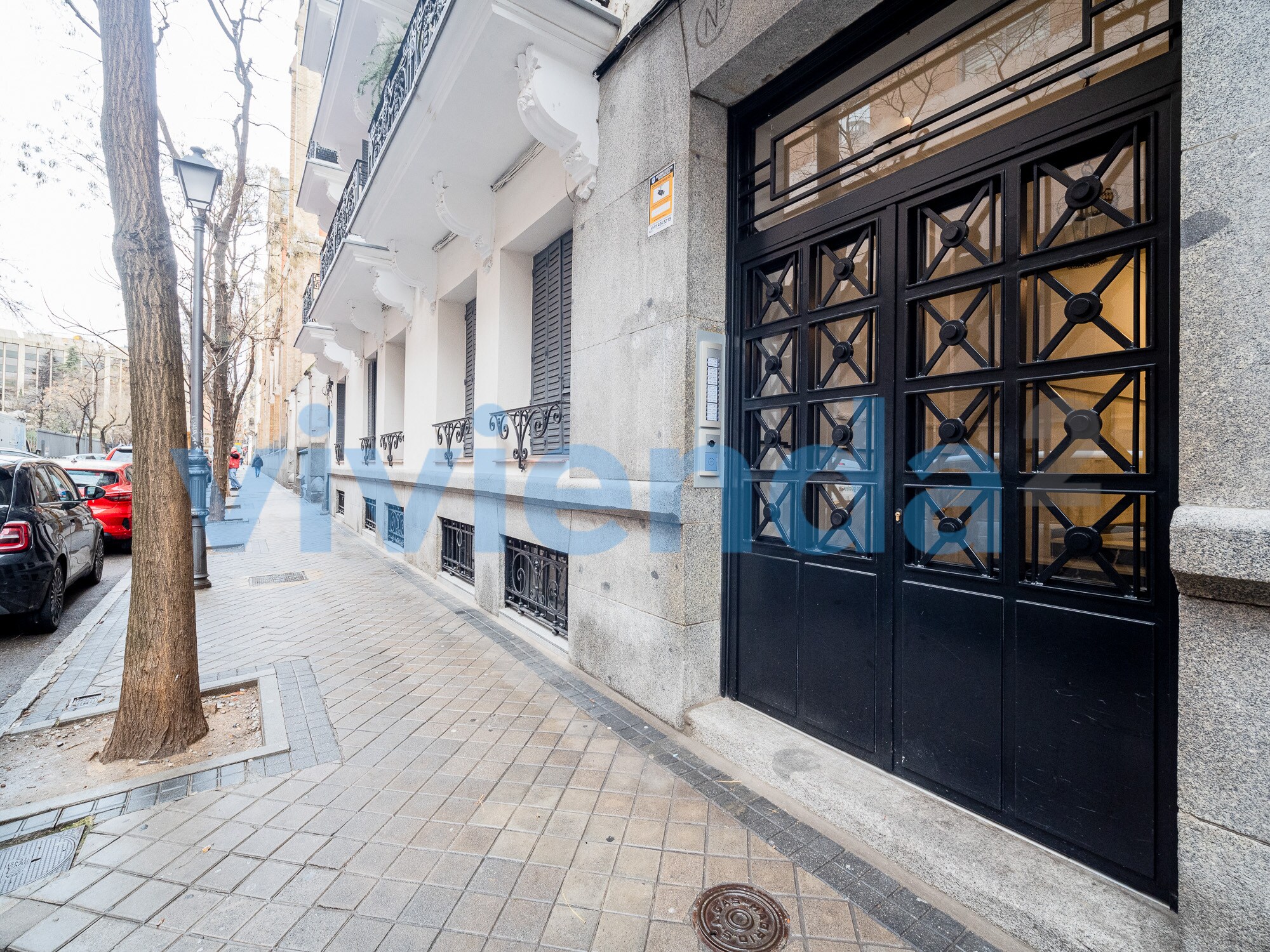 Immeuble residentiel dans Madrid, Madrid à vendre Photo principale– Image 1 sur 4