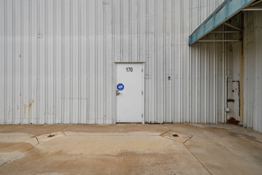 3230 Riverside Ave, Paso Robles, CA à louer - Photo de l’immeuble – Image 2 sur 22