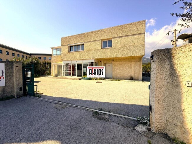 Plus de détails pour Bureau à louer