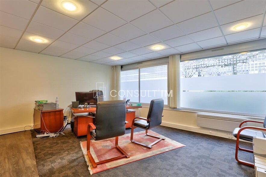 Bureau dans Vincennes à vendre - Photo de l’immeuble – Image 3 sur 9