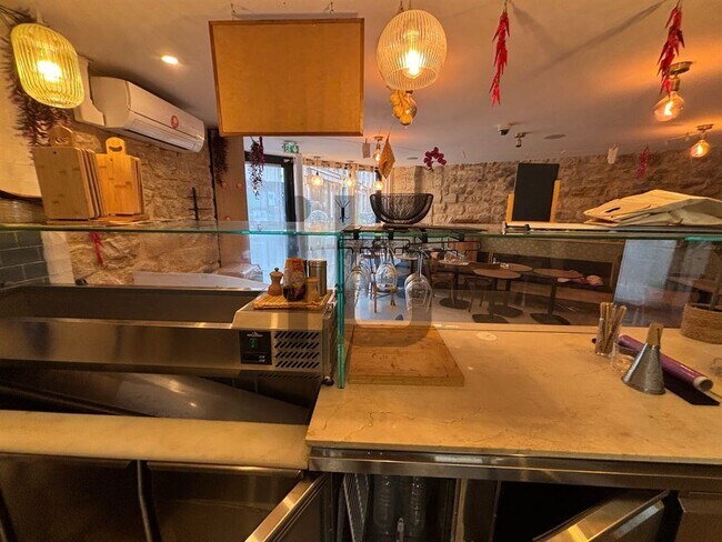 Plus de détails pour Local commercial à louer