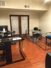 5301 Laurel Canyon Blvd, North Hollywood, CA à louer Photo intérieure– Image 2 sur 5