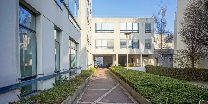 155 Rue Du Docteur Bauer, Saint-Ouen-sur-Seine à louer - Photo de l’immeuble – Image 2 sur 3
