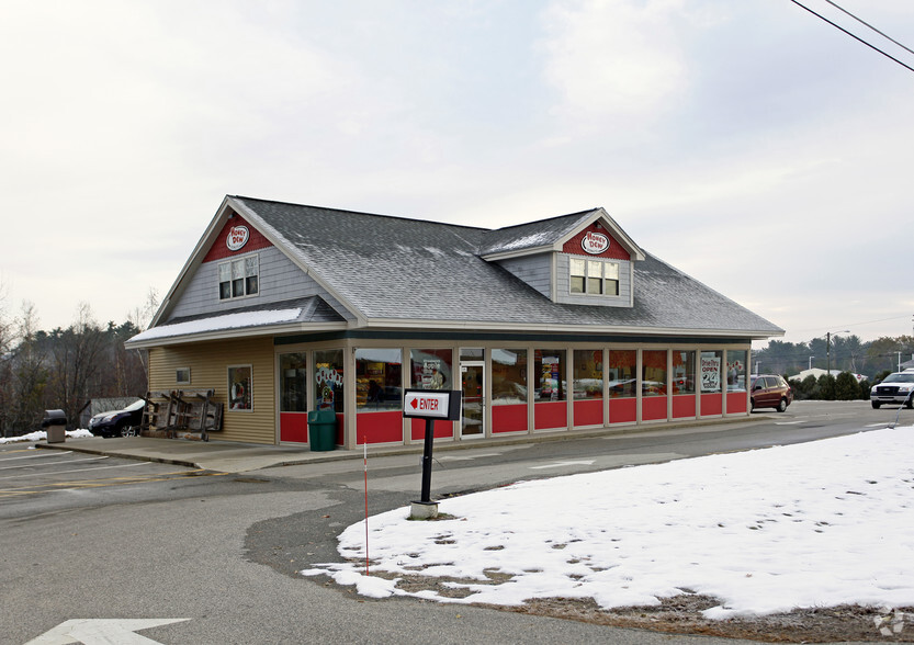 471 Route 11, Farmington, NH à vendre - Photo principale – Image 1 sur 42