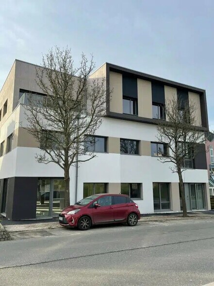 Bureau dans Saint-Renan à louer - Photo de l’immeuble – Image 2 sur 3