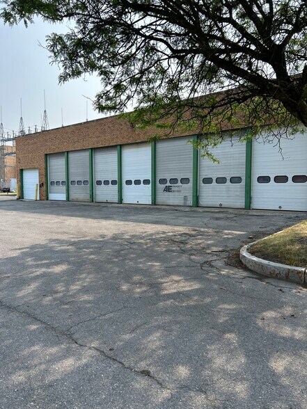 414 Continuum Dr, Liverpool, NY à vendre - Photo de l’immeuble – Image 2 sur 4