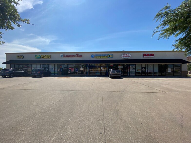 109 S Hasler Blvd, Bastrop, TX à louer - Photo de l’immeuble – Image 2 sur 6