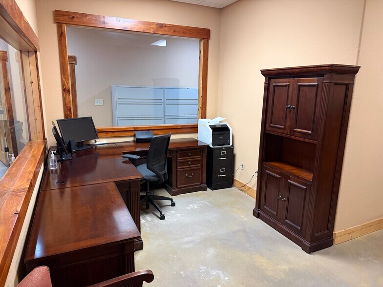 1274 Blake Rd, Conroe, TX à louer - Photo de l’immeuble – Image 3 sur 26