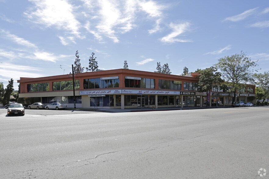 18330-18350 Ventura Blvd, Tarzana, CA à louer - Photo de l’immeuble – Image 2 sur 16