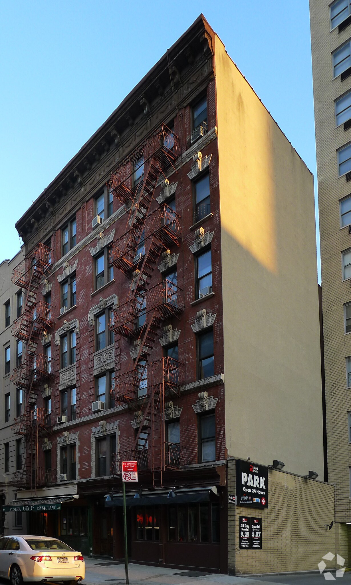 345 E 83rd St, New York, NY à vendre Photo principale– Image 1 sur 5