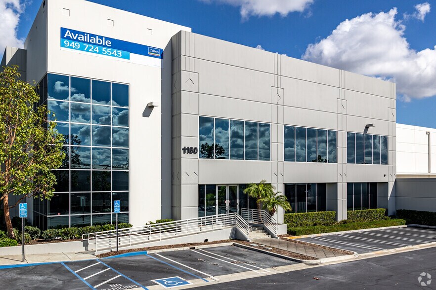 1160-1180 N Anaheim Blvd, Anaheim, CA à louer - Photo de l’immeuble – Image 3 sur 28