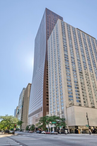 Plus de détails pour 737 N Michigan Ave, Chicago, IL - Bureau à louer
