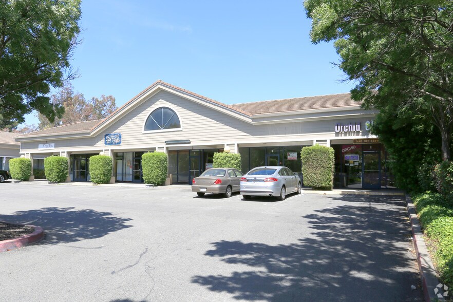 1500 Oliver Rd, Fairfield, CA à louer - Photo de l’immeuble – Image 2 sur 16