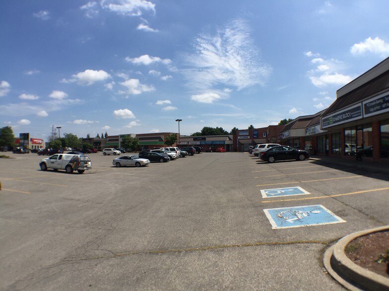 769 Southdale Rd E, London, ON à louer - Photo de l’immeuble – Image 2 sur 11
