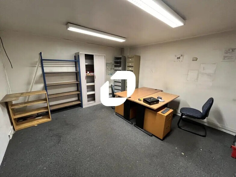 Local d’activités dans Lens à louer - Photo intérieure – Image 2 sur 14
