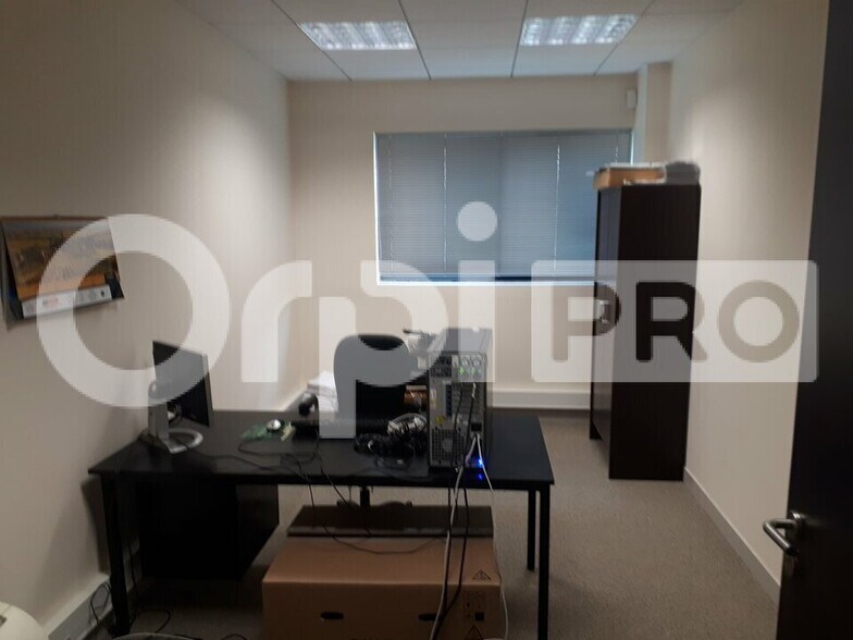 Bureau dans Compiègne à louer - Photo intérieure – Image 2 sur 7