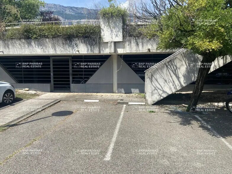 Bureau dans Meylan à louer - Photo de l’immeuble – Image 2 sur 14