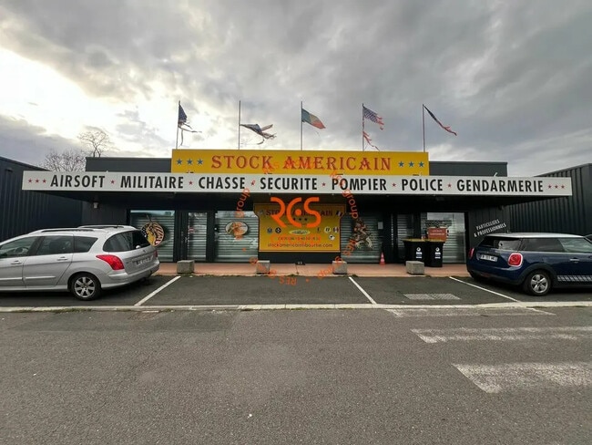 Plus de détails pour Local commercial à louer