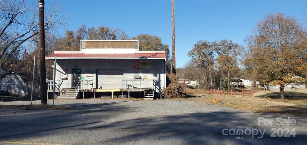 214 E Trade St, Dallas, NC à vendre - Photo de l’immeuble – Image 2 sur 5