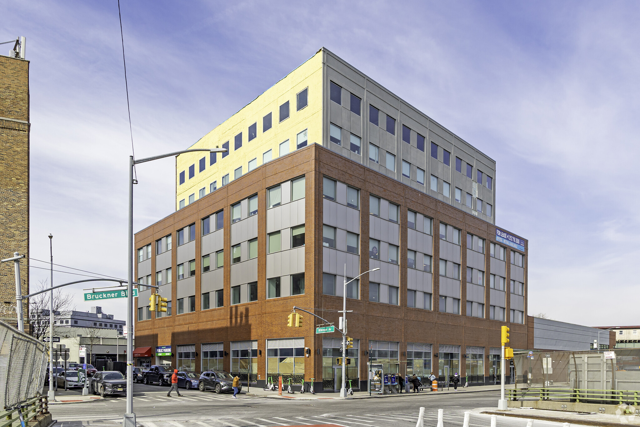 3651 Bruckner Blvd, Bronx, NY à louer Photo principale– Image 1 sur 9