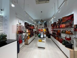 Local commercial dans Barcelone, Barcelona à louer Photo intérieure– Image 1 sur 8