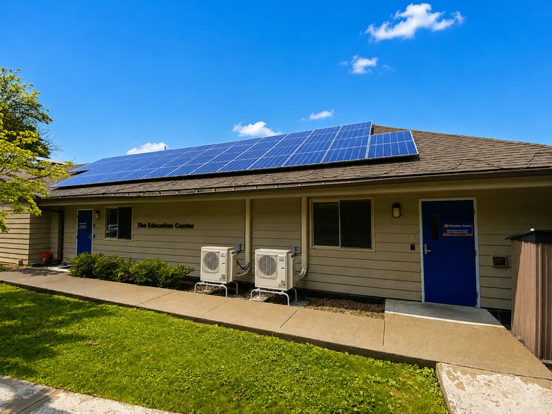 68 Danbury Rd, New Milford, CT à louer - Photo de l’immeuble – Image 2 sur 16