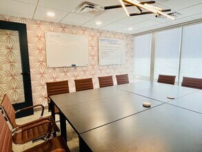 4045 S Broadway, Englewood, CO à louer Photo de l’immeuble– Image 2 sur 5