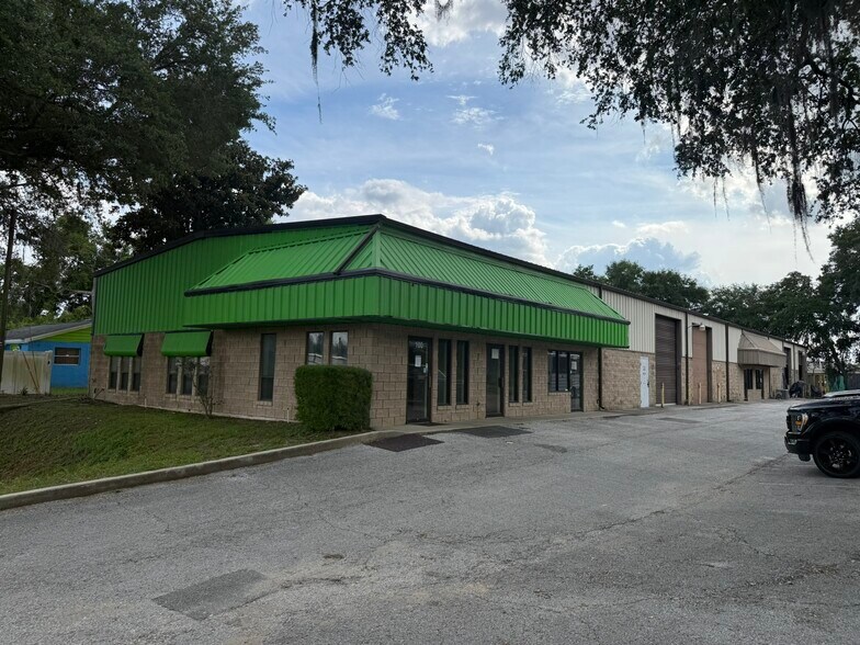 832 NW 30th Ave, Ocala, FL à louer - Photo de l’immeuble – Image 1 sur 2