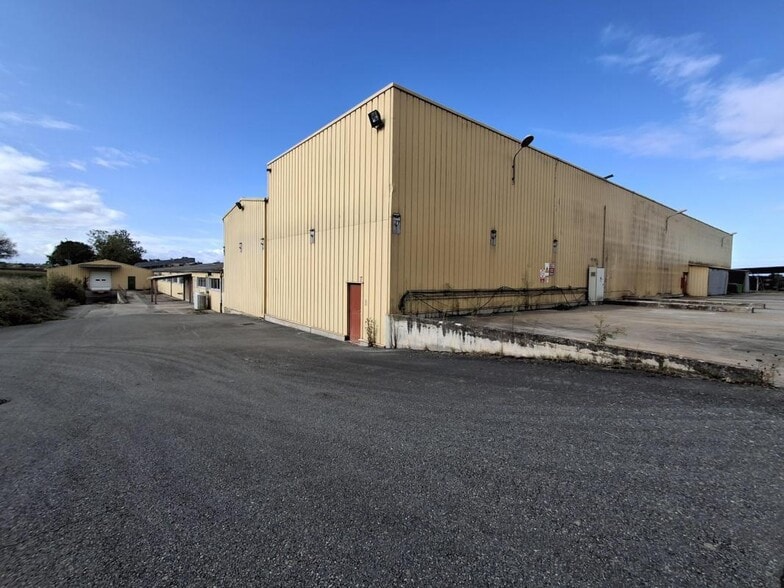 Local d'activités dans Saint-Trivier-sur-Moignans à vendre - Photo de l’immeuble – Image 3 sur 7