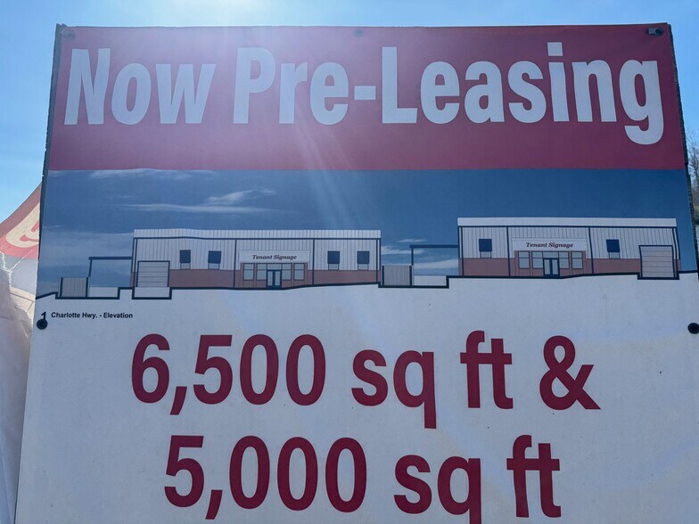 841 Charlotte Hwy, Fairview, NC à louer - Photo principale – Image 1 sur 6