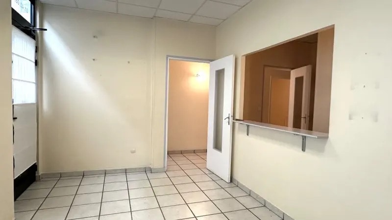 Local d'activités dans Paris à vendre - Photo de l’immeuble – Image 3 sur 16