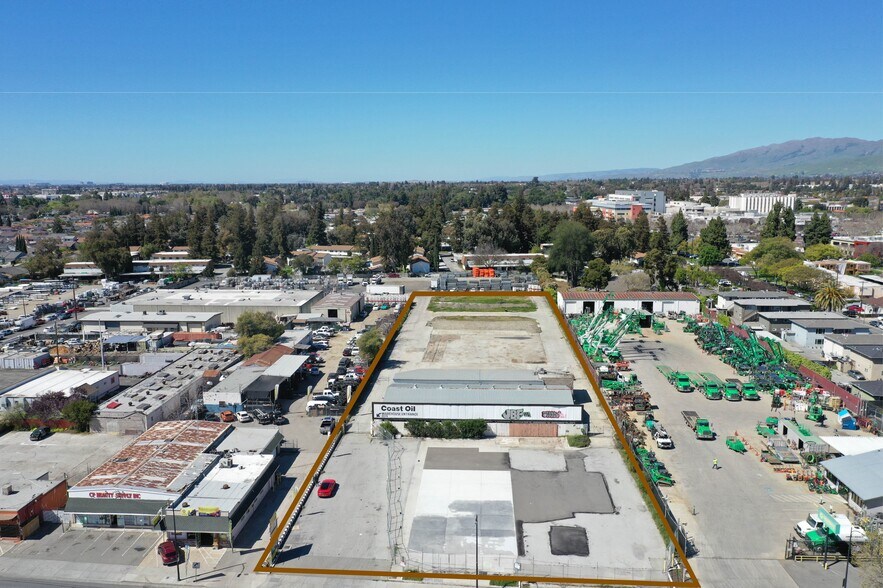2075 Alum Rock Ave, San Jose, CA à louer - Photo de l’immeuble – Image 1 sur 6