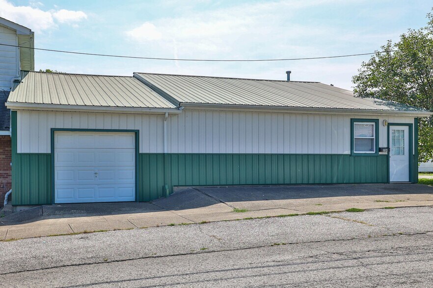 204 Park St, Falmouth, KY à louer - Photo de l’immeuble – Image 2 sur 4