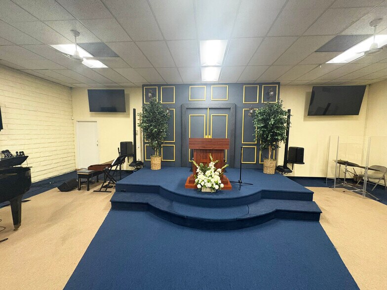 610 E Florence Ave, Los Angeles, CA à vendre - Photo de l’immeuble – Image 2 sur 12