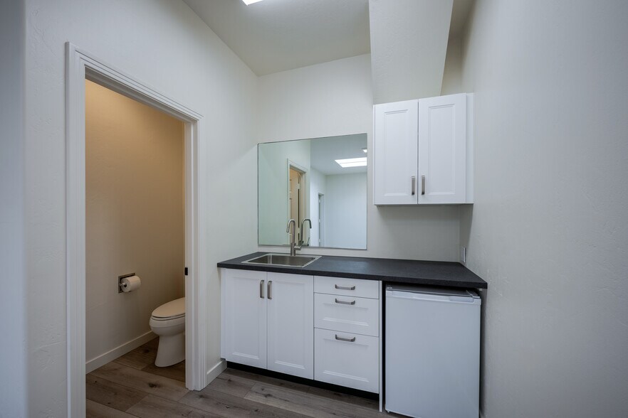 829 2nd St, Encinitas, CA à louer - Photo de l’immeuble – Image 3 sur 9
