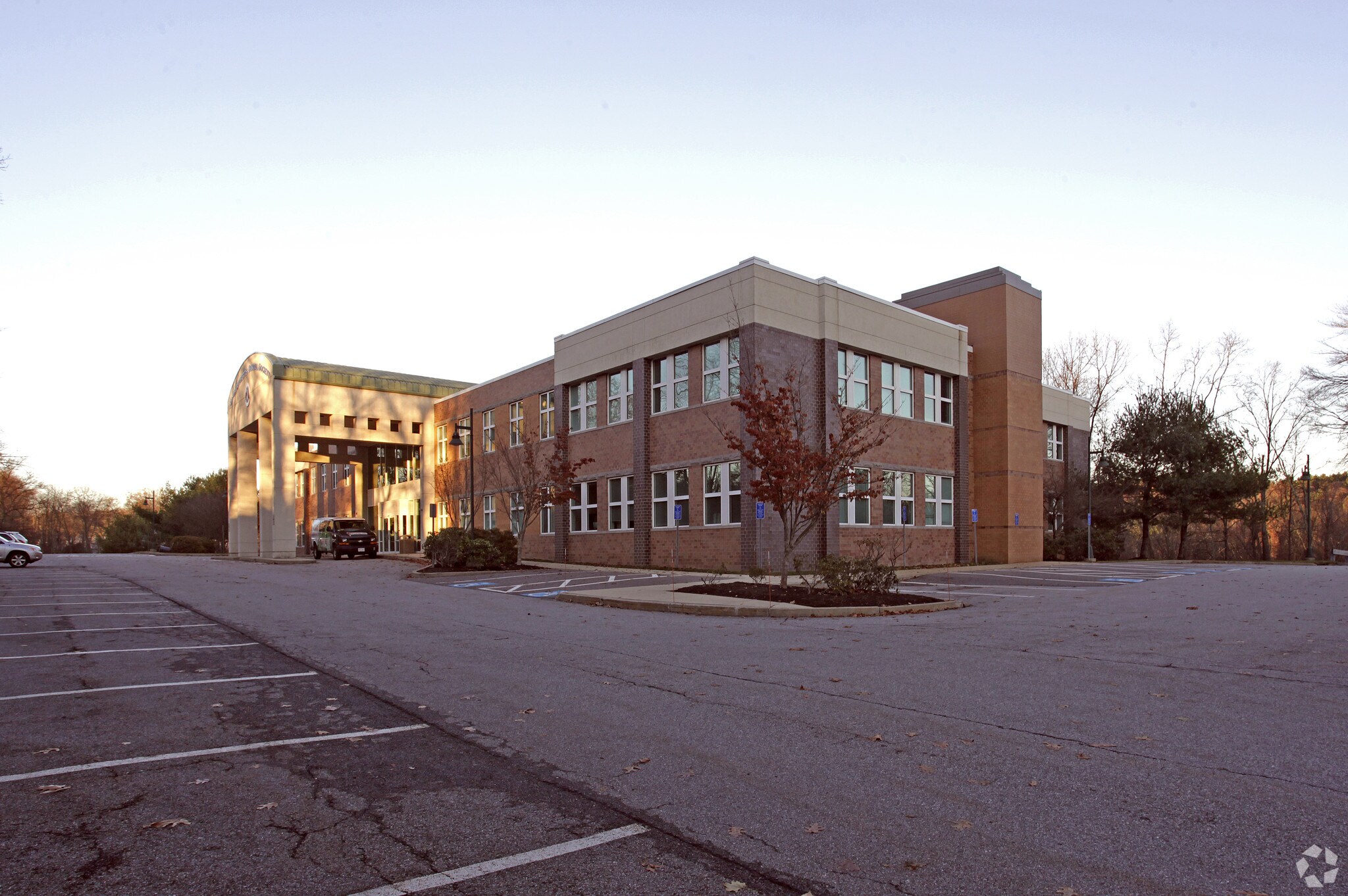 2 Willow St, Southborough, MA à louer Photo principale– Image 1 sur 4