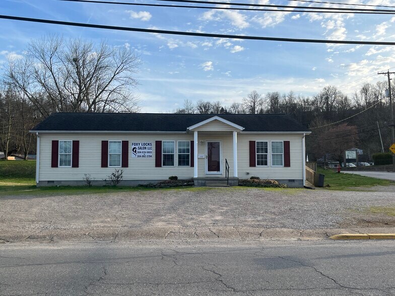 402 5th St, New Haven, WV à vendre - Photo principale – Image 1 sur 12